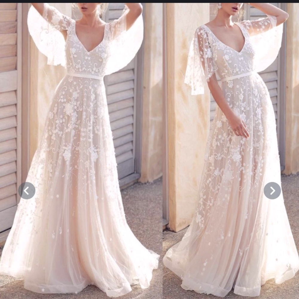 BNWOT Wedding Dress Lace V Neck Floor Sleeves
